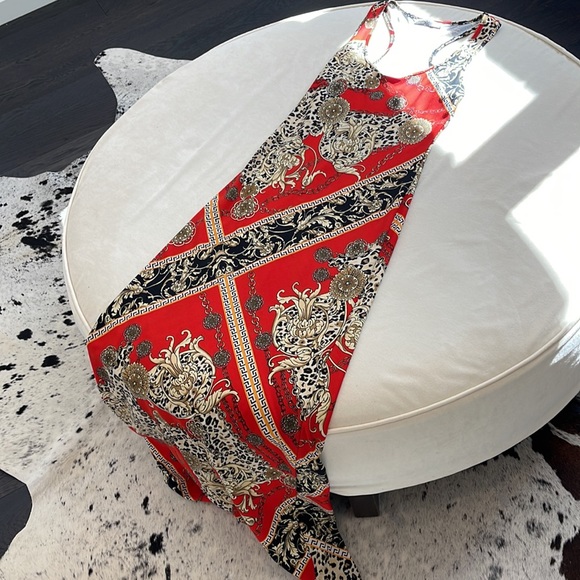 Beautiful Maxi Dress in bright amazing pattern - Picture 4 of 6